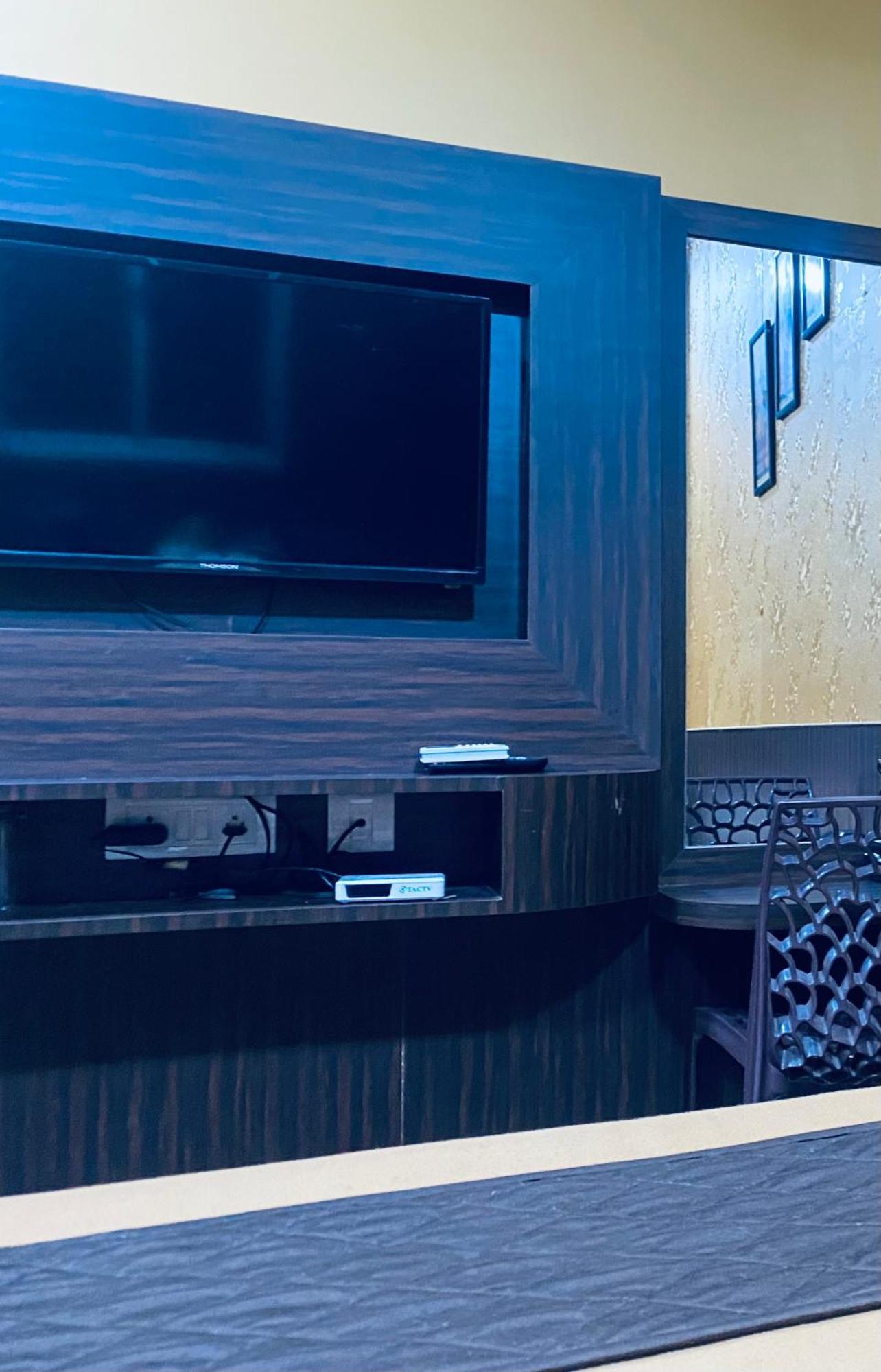 Hotel Gsr Residency à Kanchipuram Extérieur photo
