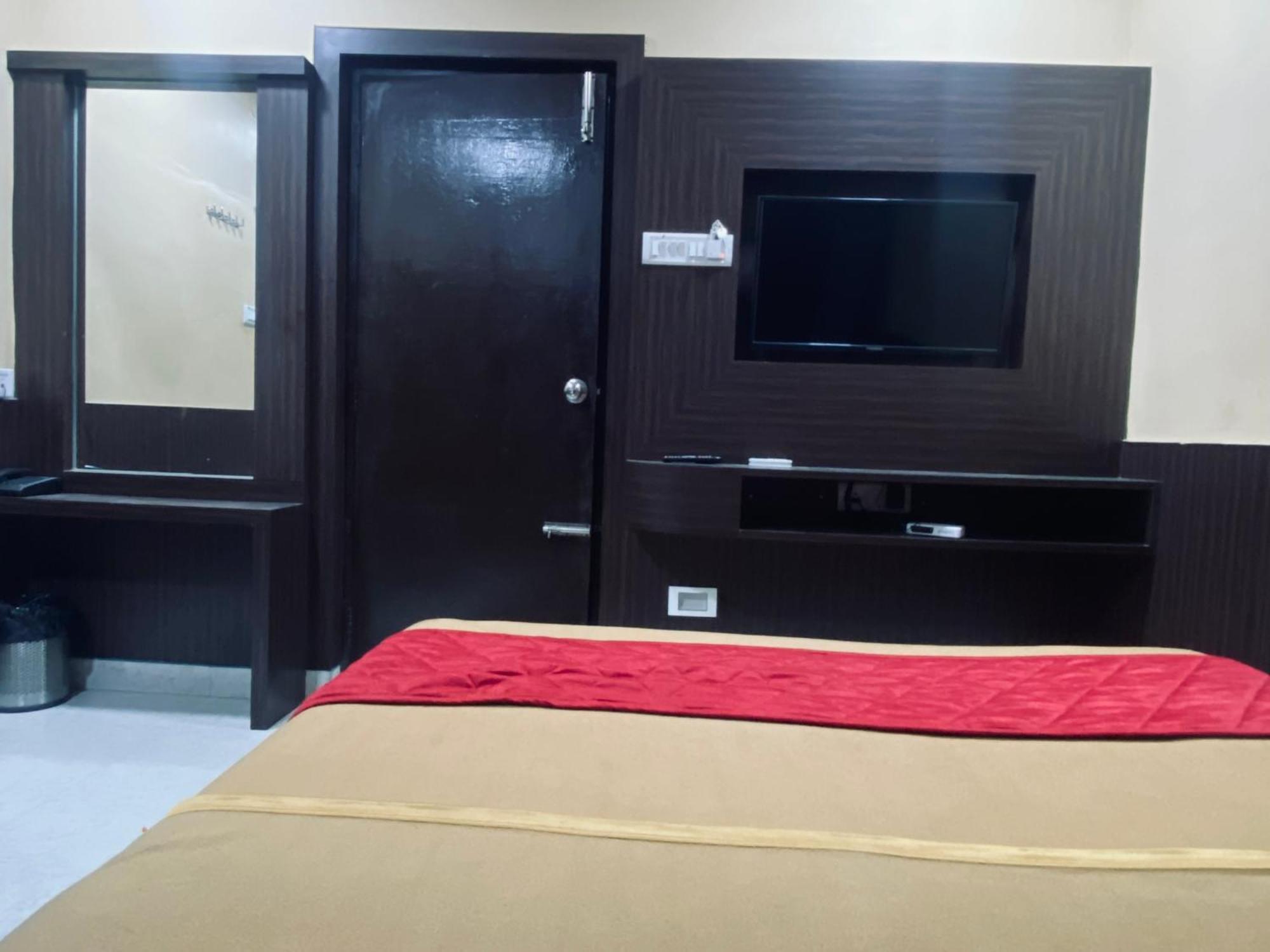 Hotel Gsr Residency à Kanchipuram Extérieur photo