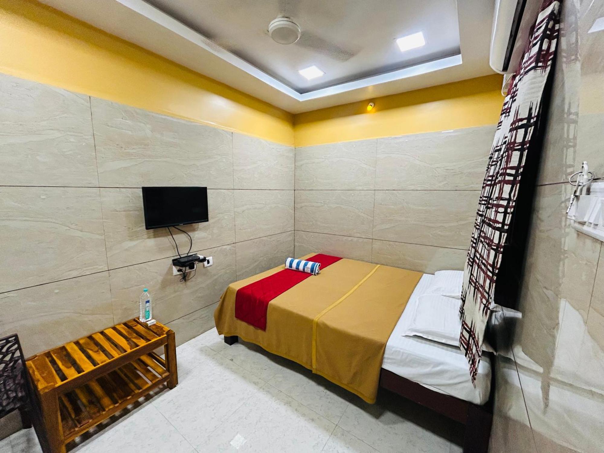 Hotel Gsr Residency à Kanchipuram Extérieur photo